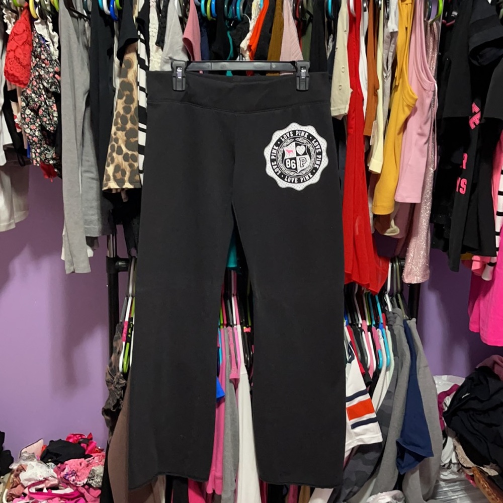 Very cute VS Sweatpants… worn once! Great material